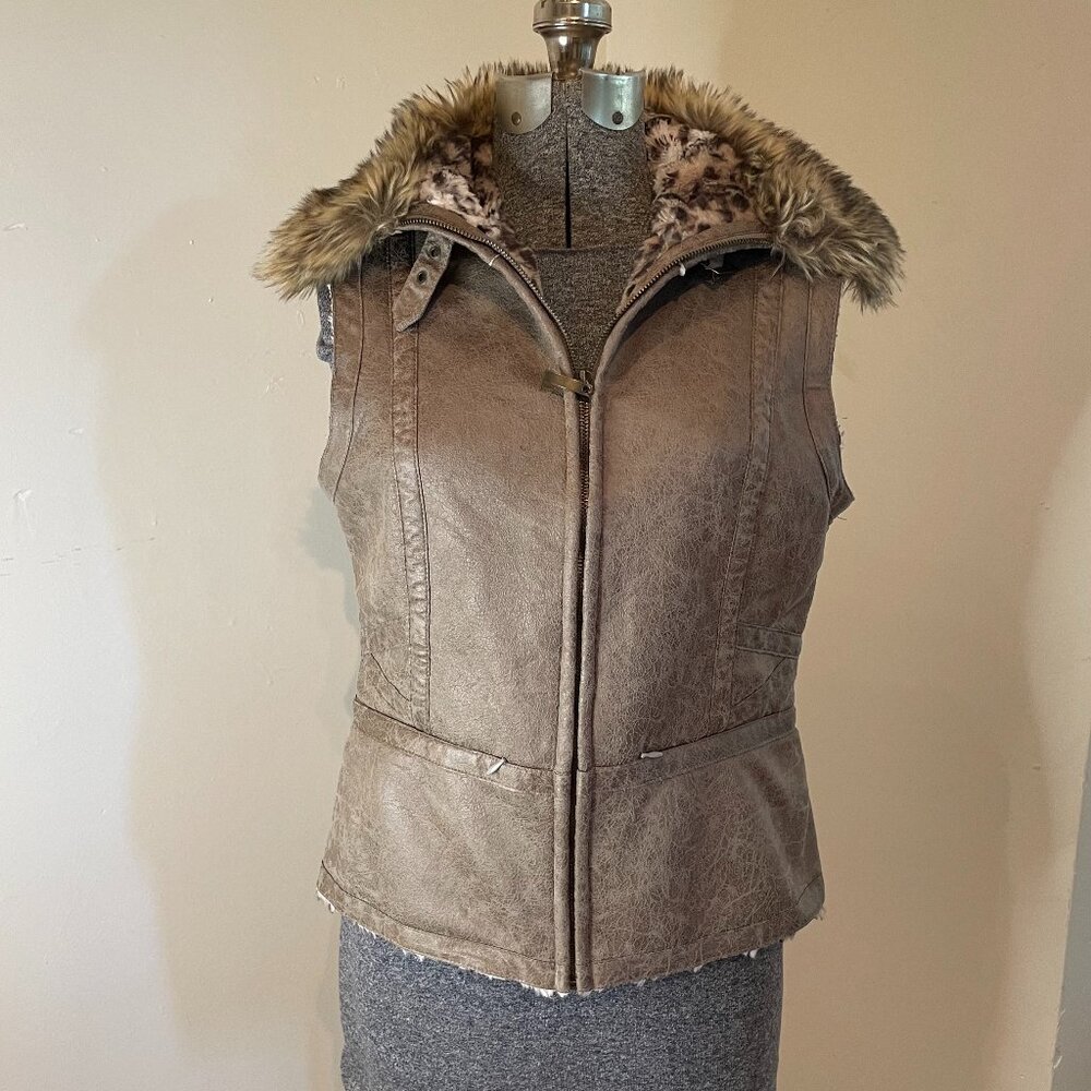 MontanaCo faux leather and leopard lined vest, size small